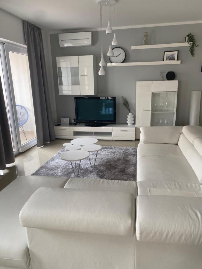 Apartment Bol A6 With Pool From 45 Eur Per Person Eksteriør bilde