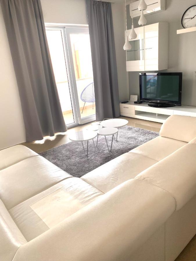 Apartment Bol A6 With Pool From 45 Eur Per Person Eksteriør bilde
